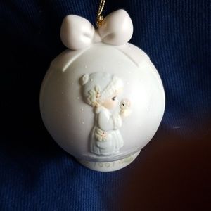 Vintage 1991 Merry Christmas Ornament